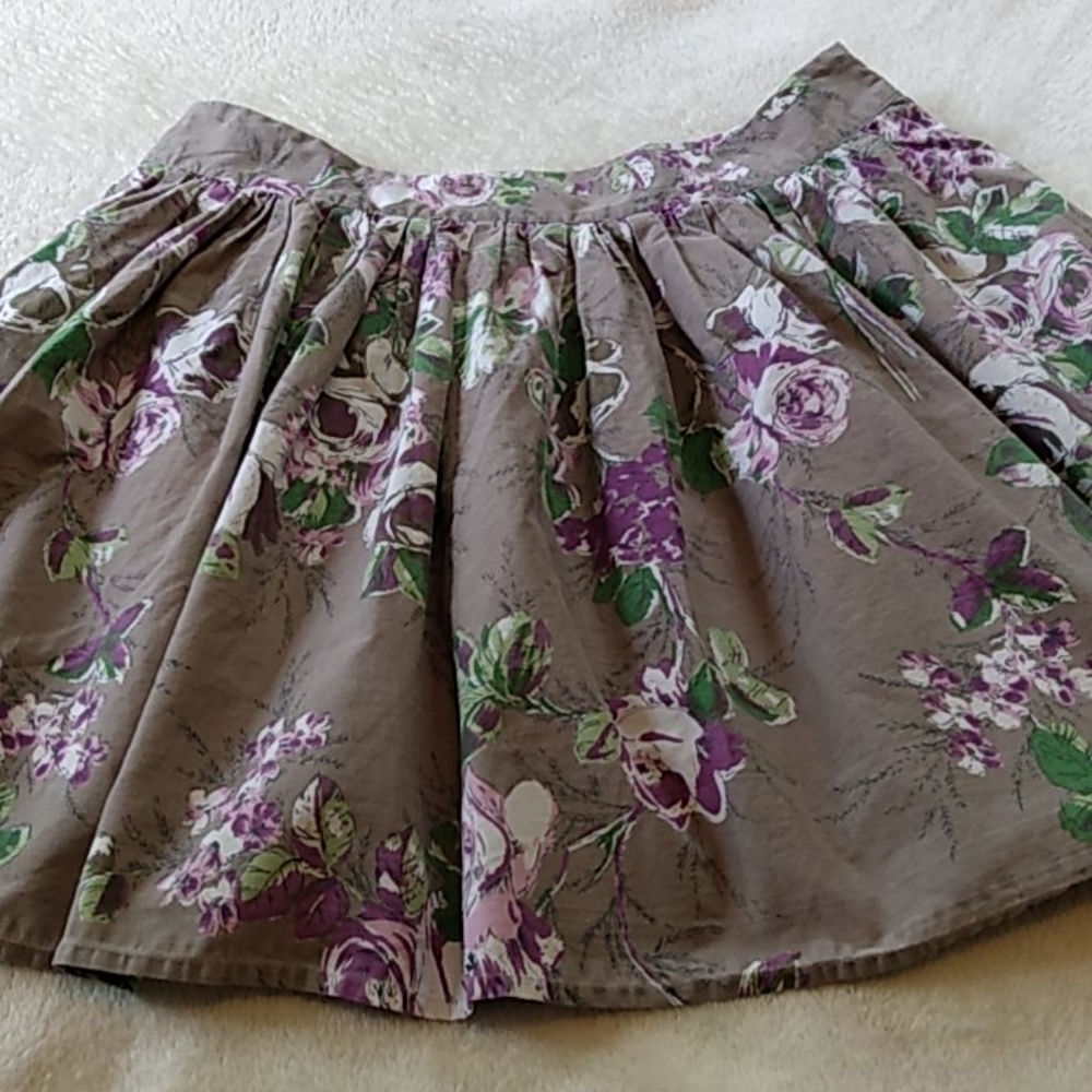 Urban Outfitters Lux Purple Floral Rose Print Skater Skirt Size 11 - Picture 3 of 8